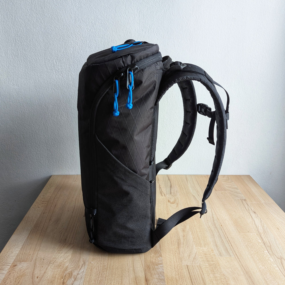 BUDDY 22 Neo - Black/Bahama blue + BLAZE 2 laptop sleeve
