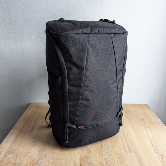 BUDDY 30 Neo - Black/True red/Dark green