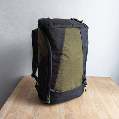 BUDDY 22 Neo - Black/Olive green/Bamboo + BLAZE 2 laptop sleeve