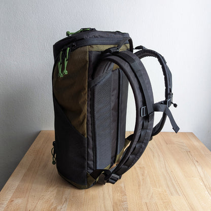 BUDDY 22 Neo - Black/Olive green/Bamboo + BLAZE 2 laptop sleeve