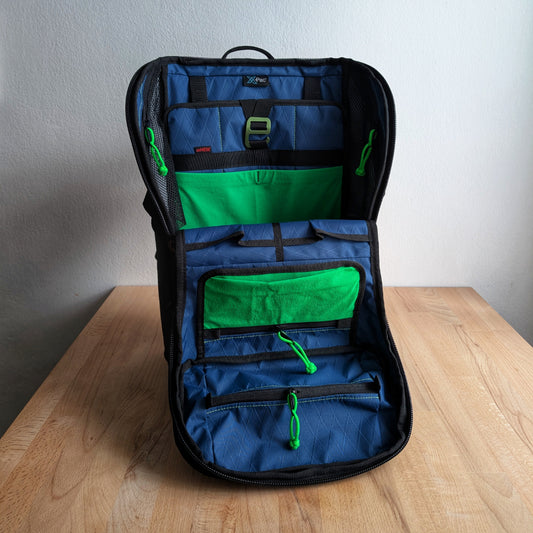 BUDDY 22 Neo - Black/Deep blue/Green + BLAZE 2 laptop sleeve + MUTE Velcro cover