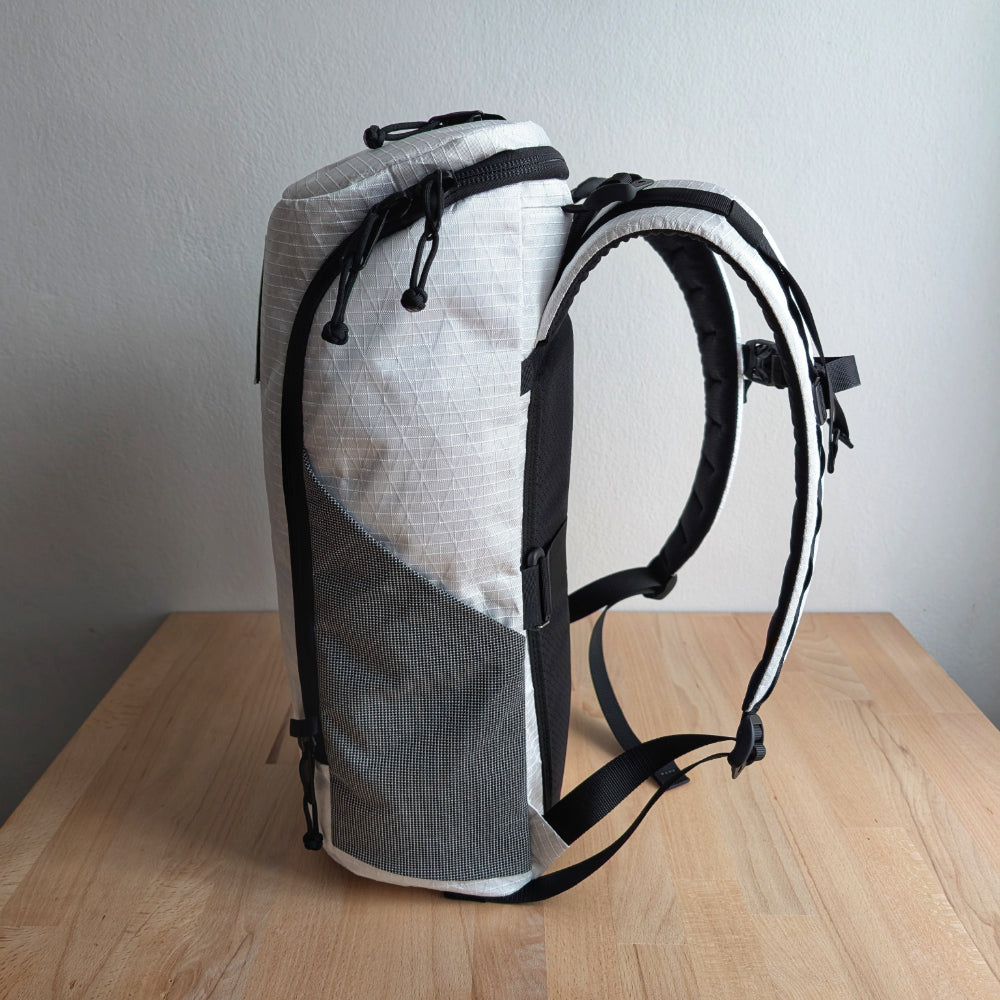 BUDDY 22 Neo - White/Black/Orange + BLAZE 2 laptop sleeve + MUTE Velcro cover