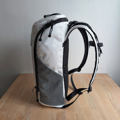 BUDDY 22 Neo - White/Black/Orange + BLAZE 2 laptop sleeve + MUTE Velcro cover