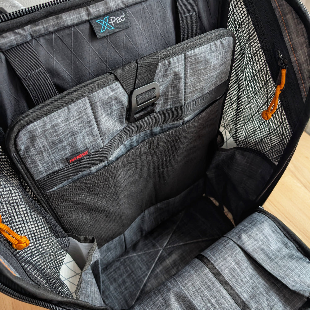 BUDDY 22 Neo - White/Black/Orange + BLAZE 2 laptop sleeve + MUTE Velcro cover