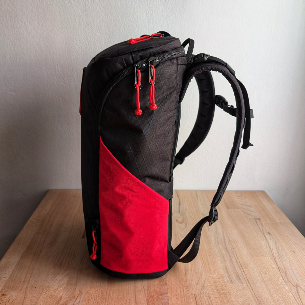 BUDDY 30 Neo - Black/Red + BLAZE 2 laptop sleeve + MUTE Velcro cover