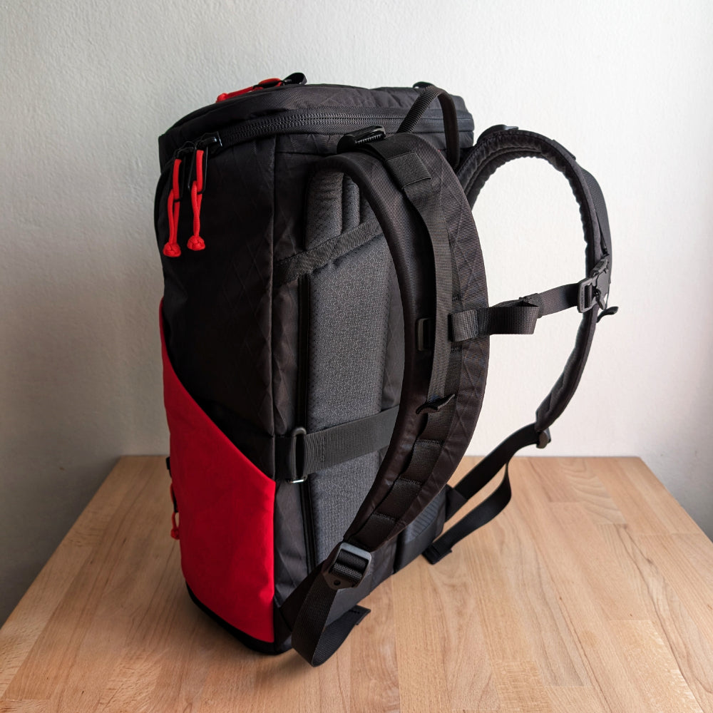 BUDDY 30 Neo - Black/Red + BLAZE 2 laptop sleeve + MUTE Velcro cover