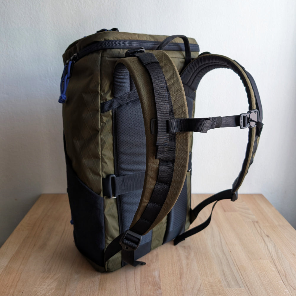 BUDDY 30 Neo - Olive green + BLAZE 2 laptop sleeve + MUTE Velcro cover