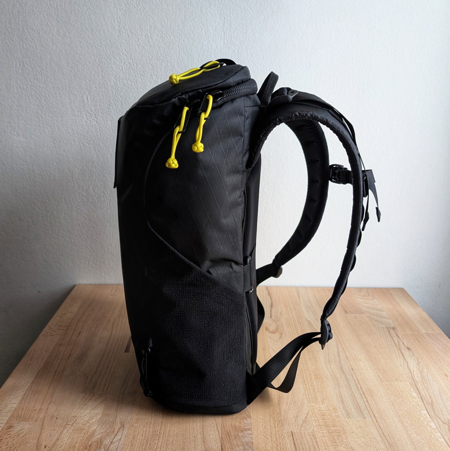 BUDDY 22 Neo - Black/Navy blue/Yellow + BLAZE 2 laptop sleeve + MUTE Velcro cover