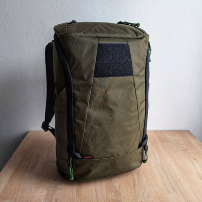 BUDDY 22 Neo - Olive green/Black/Bamboo + BLAZE 2 laptop sleeve