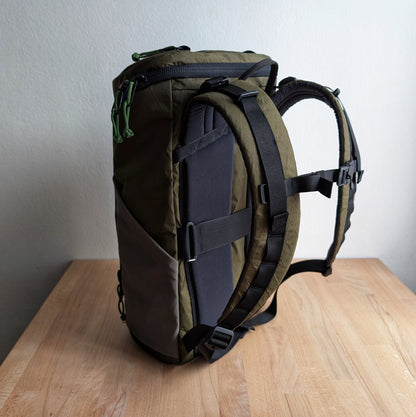 BUDDY 22 Neo - Olive green/Black/Bamboo + BLAZE 2 laptop sleeve