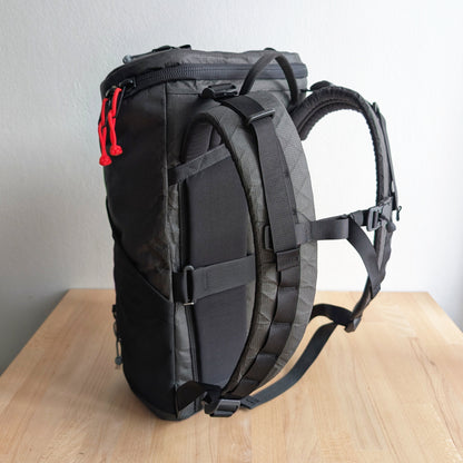 BUDDY 22 Neo ULTRA - Black/Silver/Red + BLAZE 2 laptop sleeve